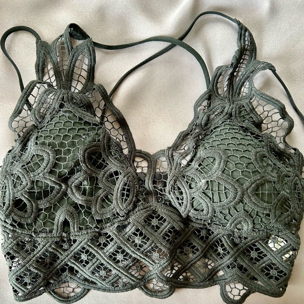 Gorgeous black bralette M/L